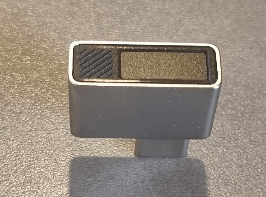 Fingrafaralesari USB C stíll, skanni á enda